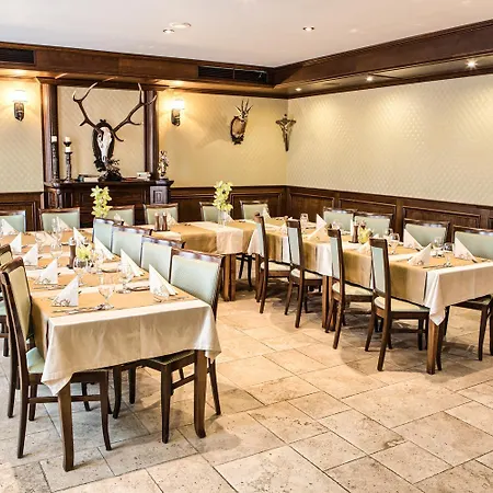 Chateau Hunting *** *